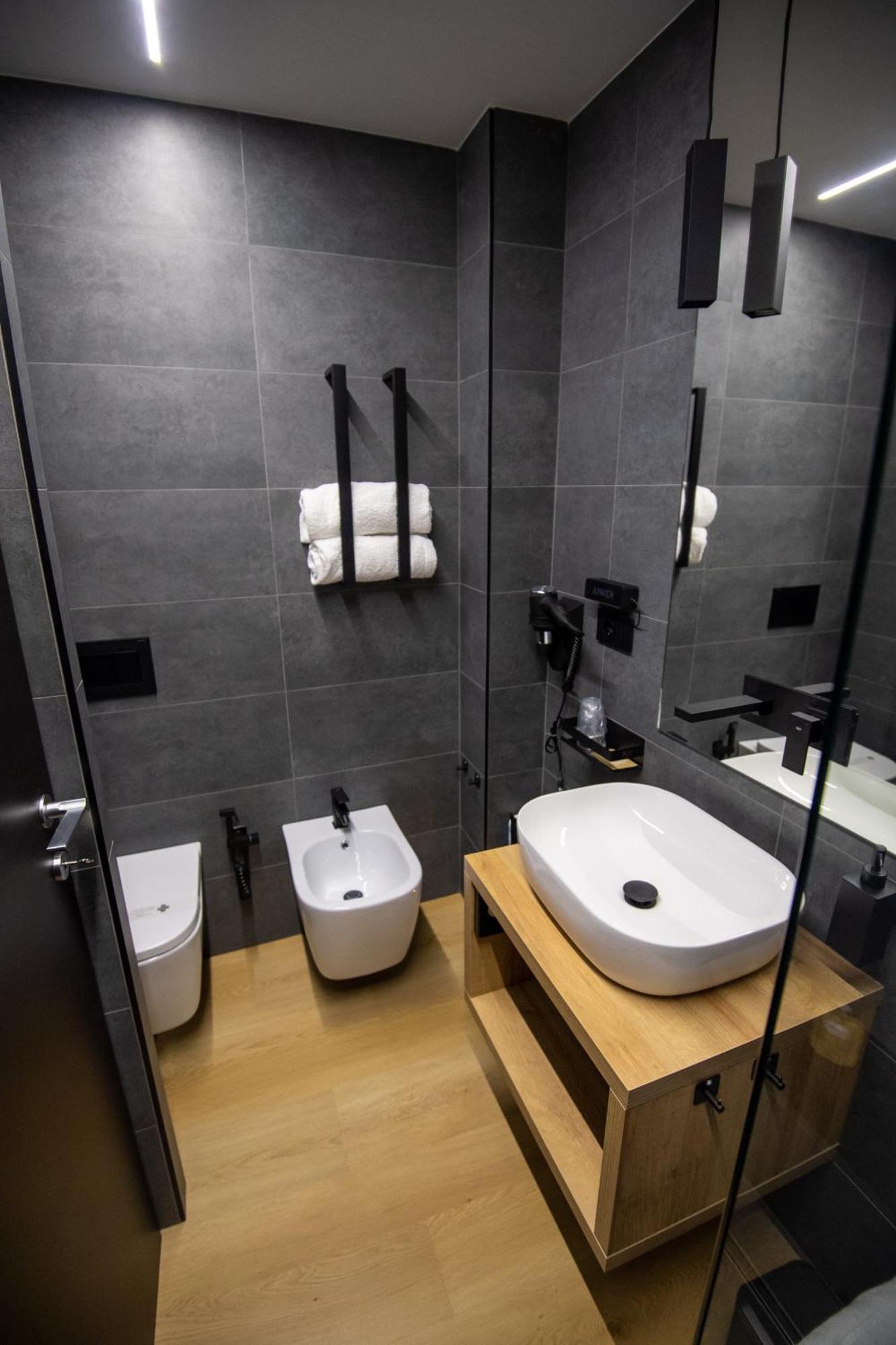 Contemporaneamente 147 - Modern & Comfort Rooms 巴里 外观 照片